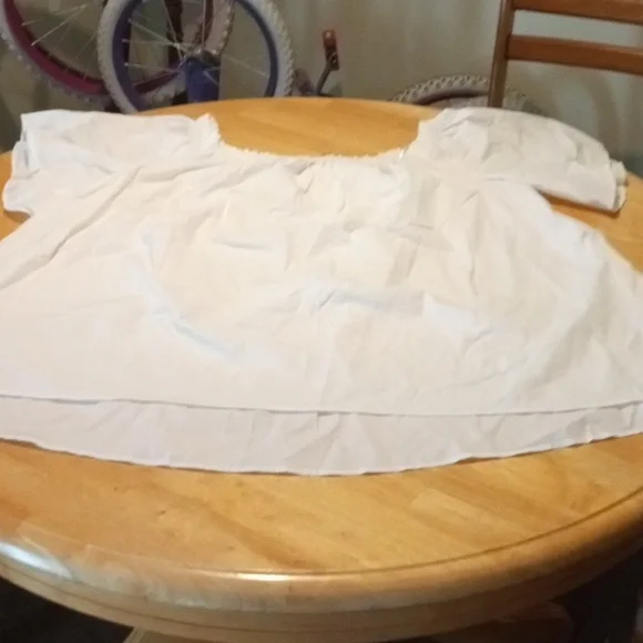 LANE BRYANT SMOCKED SHOULDER SQUARE NECK PUFFY SLEEVE BLOUSE SIZE 18/20 WHITE - Picture 3 of 8